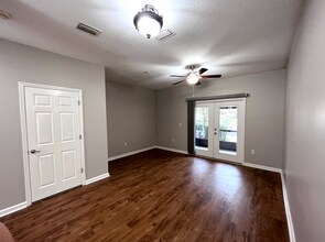 1514 Fieldview Dr in Jacksonville, FL - Foto de edificio - Building Photo