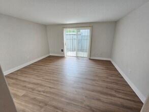 3105 SE 89th Ave in Portland, OR - Building Photo - Building Photo