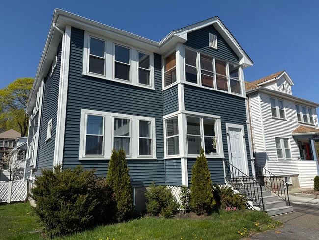 12 Gilbert Ct, Unit 12 in Malden, MA - Foto de edificio - Building Photo