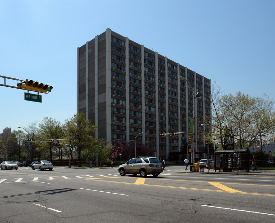 Court Tower Apartments in Newark, NJ - Foto de edificio