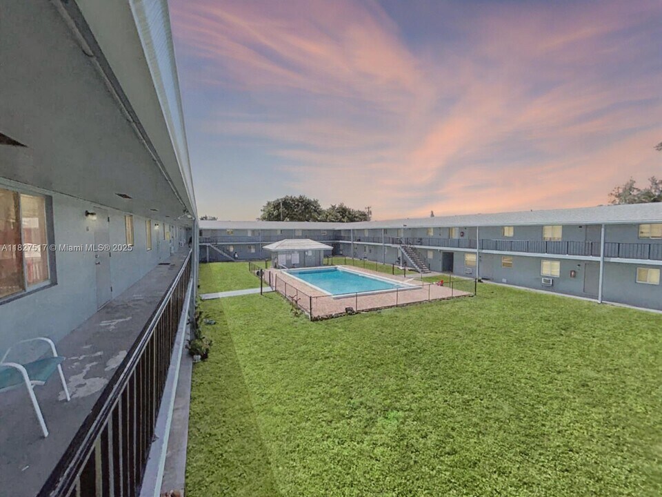 1829 N A St in Lake Worth Beach, FL - Building Photo