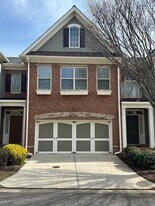 7540 Jamestown Dr in Alpharetta, GA - Building Photo
