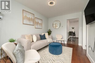 787 Knox Ave in Hamilton, ON - Building Photo