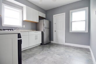 48 Humphrey Ave in Bayonne, NJ - Building Photo - Building Photo