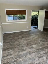 184 E 19th St, Unit BACK unit in Costa Mesa, CA - Foto de edificio - Building Photo