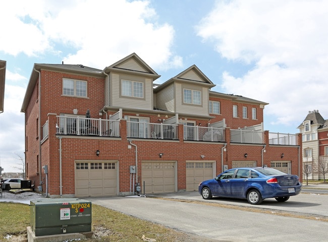 2530-2538 Bur Oak Ave