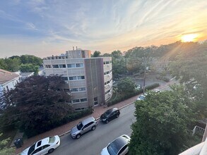 325 Franklin St, Unit 401 in Cambridge, MA - Foto de edificio - Building Photo