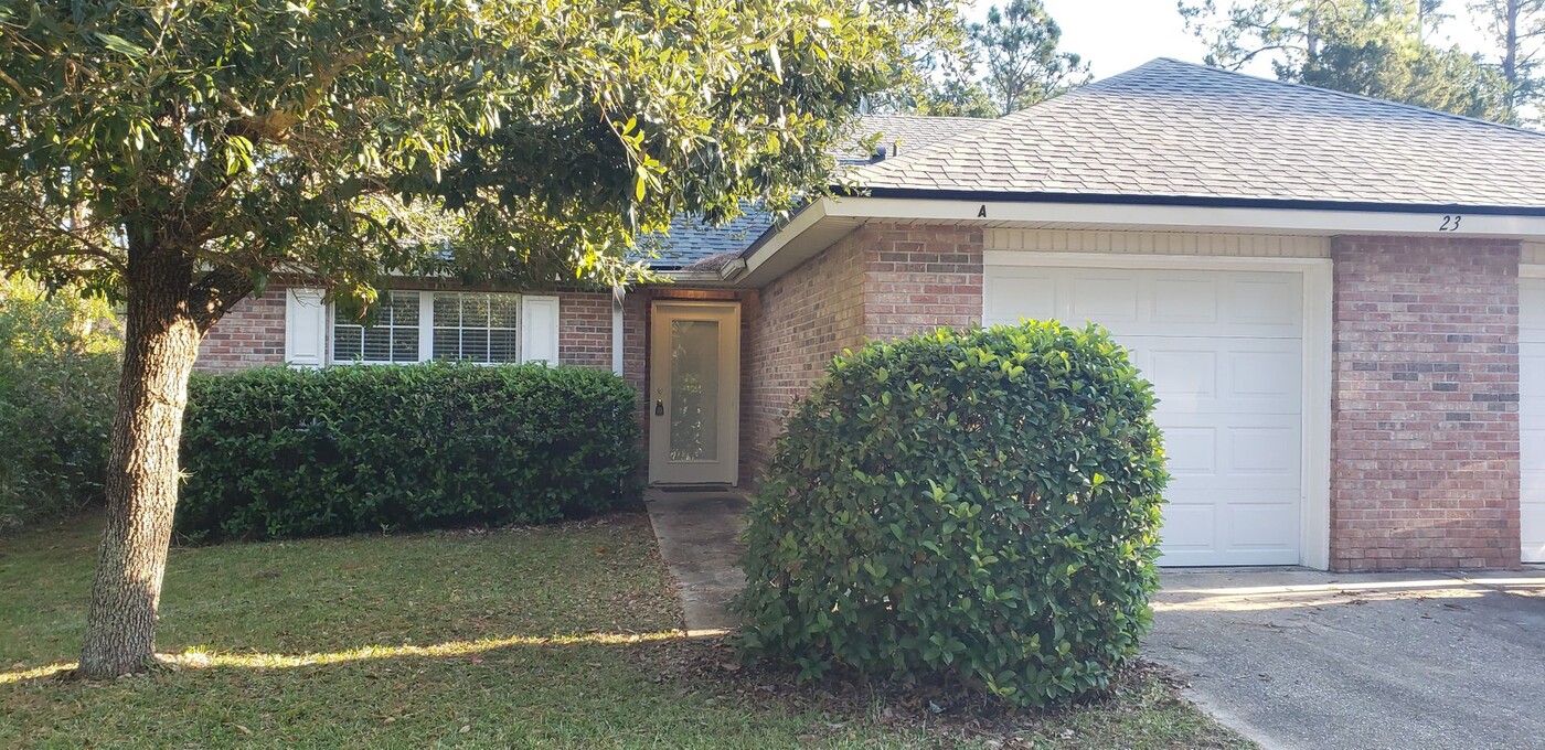 23 Ryarbor Dr in Palm Coast, FL - Building Photo