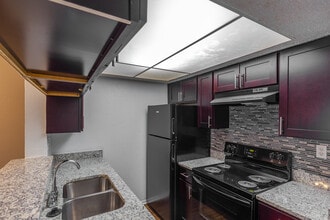 Del Rey Village in Dallas, TX - Foto de edificio - Interior Photo