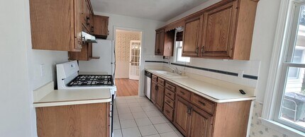 2626 N 73rd St in Wauwatosa, WI - Building Photo - Building Photo