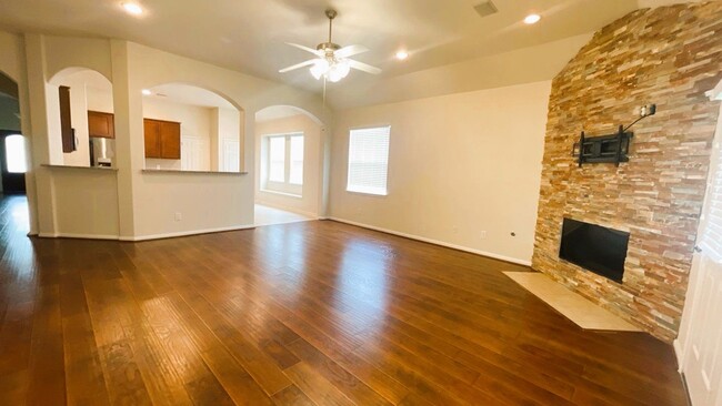 12908 Flat Creek Dr in Pearland, TX - Building Photo - Building Photo