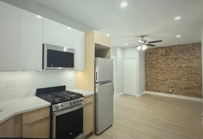 property at 1655 W Jonquil Ter