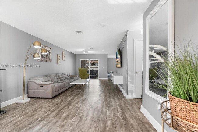 property at 4055 Eastridge Dr