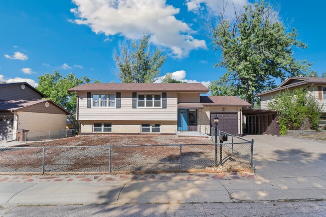 40 Landoe Ln in Colorado Springs, CO - Building Photo - Building Photo