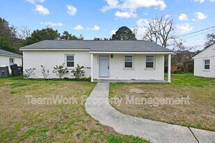 3027 Terry Dr in North Charleston, SC - Building Photo