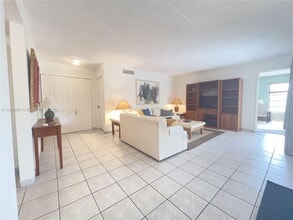 9255 SW 125th Ave in Miami, FL - Building Photo - Building Photo