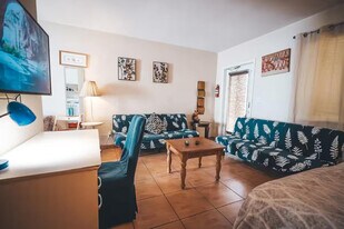 1739 Washington St in Hollywood, FL - Building Photo