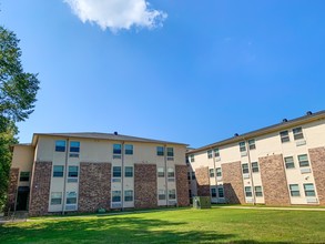 Red Oak Villa Senior Apartments in Minden, LA - Building Photo - Building Photo