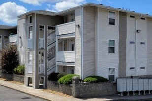 Parkland Apartments in Portland, OR - Building Photo
