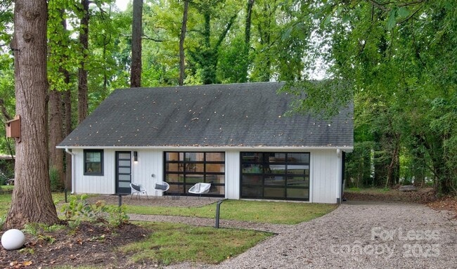 3945 Rockfern Rd