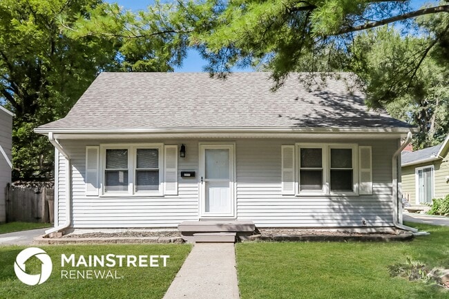 property at 7712 Oak St