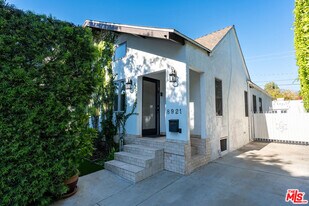 8921 Ashcroft Ave in West Hollywood, CA - Building Photo