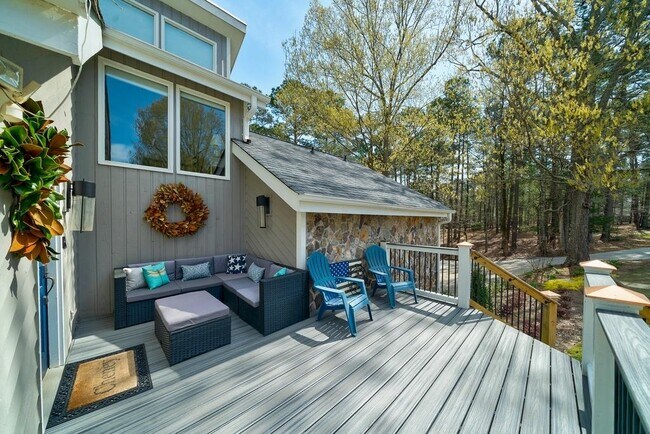 1900 Snug Harbor Dr in Greensboro, GA - Building Photo - Building Photo
