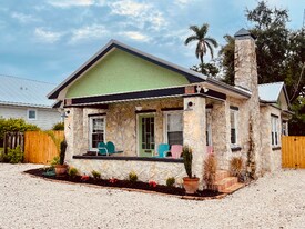 717 21st St W in Bradenton, FL - Building Photo