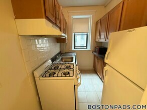 1152 Commonwealth Ave in Boston, MA - Building Photo - Building Photo
