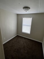103 Hussey Mhp Ln in Beulaville, NC - Building Photo