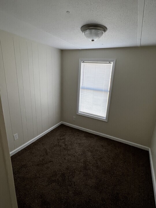 103 Hussey Mhp Ln in Beulaville, NC - Building Photo