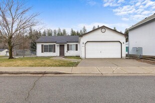 6648 W Legacy Dr in Rathdrum, ID - Building Photo