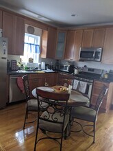 4906 W Hutchinson St, Unit 2nd Floor in Chicago, IL - Building Photo - Building Photo