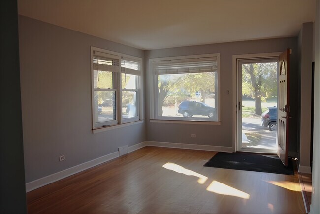 5721 N Northcott Ave in Chicago, IL - Building Photo - Building Photo