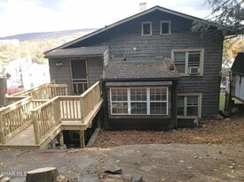 106 Ruskin Dr in Altoona, PA - Building Photo