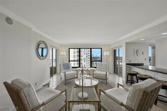 4451 Gulf Shore Blvd N in Naples, FL - Building Photo - Building Photo