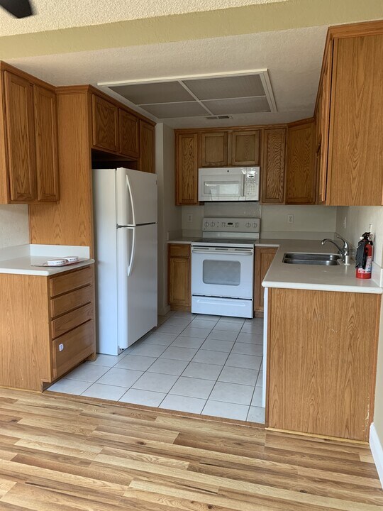 1871 Cherokee Dr in Salinas, CA - Building Photo