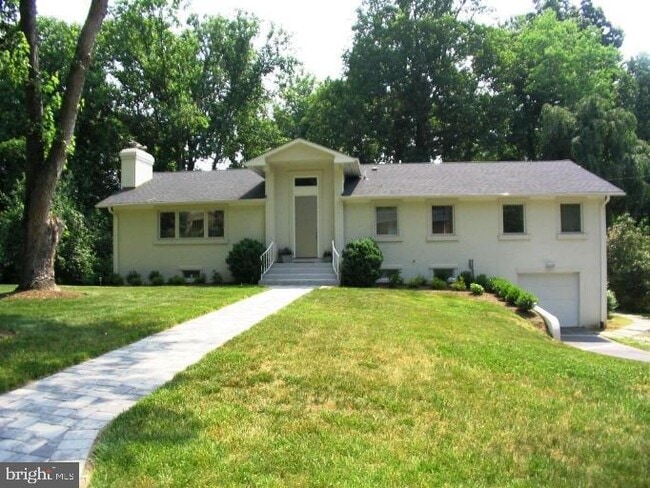 property at 7913 Charleston Ct