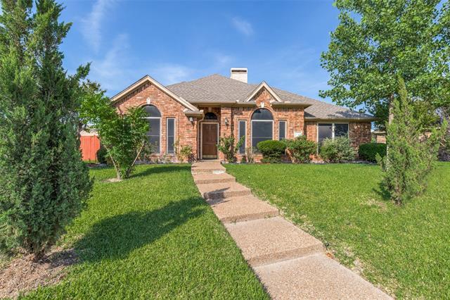 2123 Alto Ave in Carrollton, TX - Building Photo