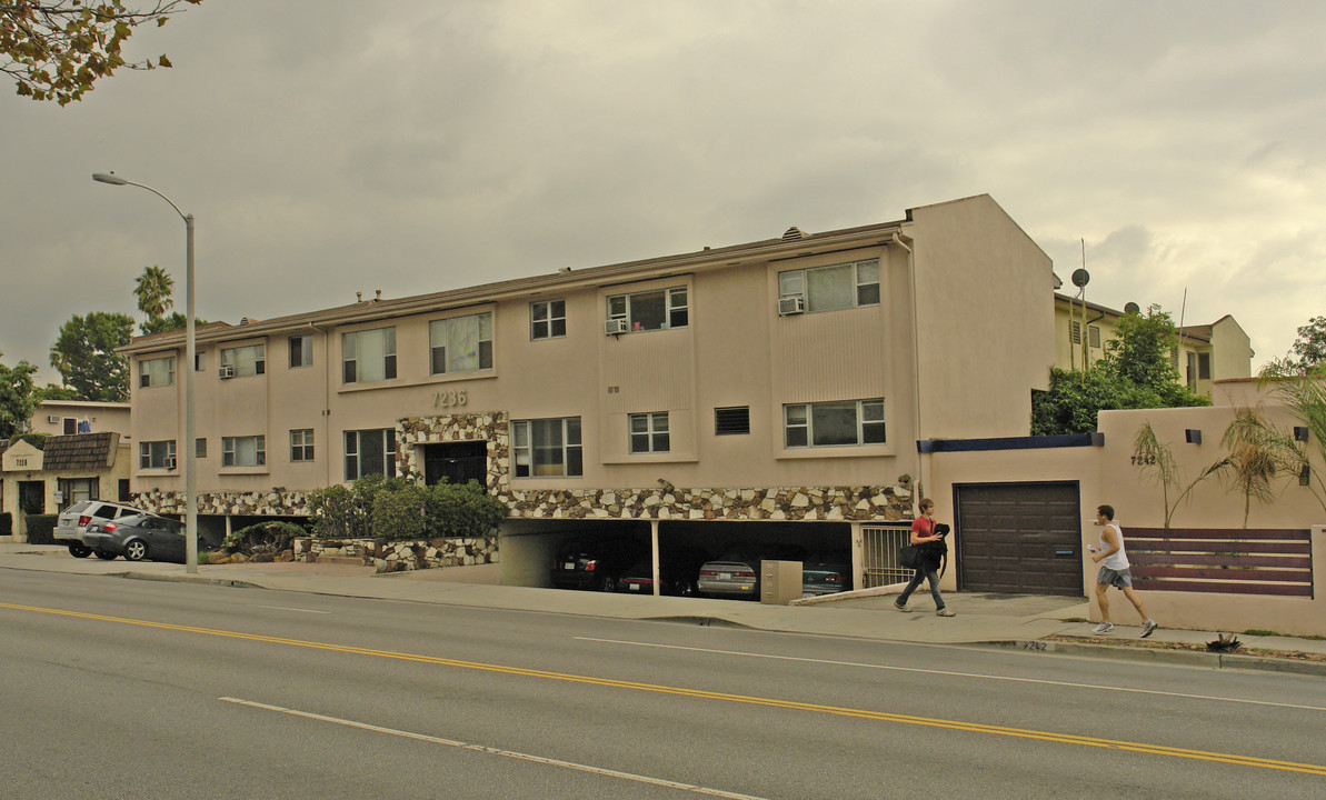 7236 Fountain Ave in West Hollywood, CA - Building Photo