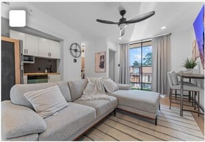 3401 Timmons Ln in Houston, TX - Building Photo