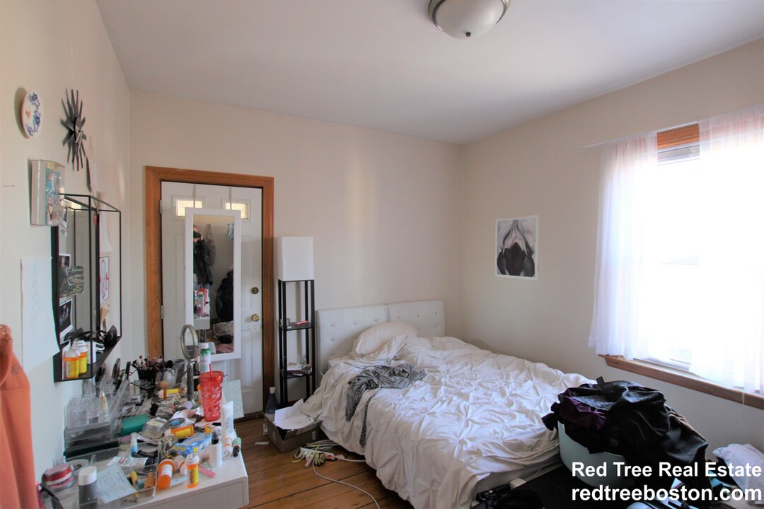 16 Rossmore Rd, Unit 3 in Boston, MA - Building Photo