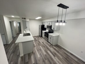 The Oaks at Sunset Phase II in Rocklin, CA - Building Photo - Building Photo