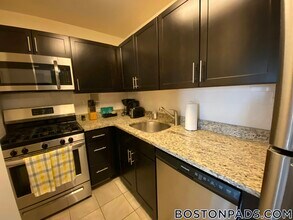 185 Freeman St in Brookline, MA - Building Photo - Building Photo