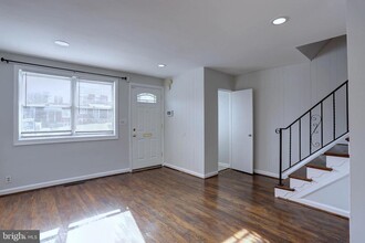 2536 Loyola Northway in Baltimore, MD - Building Photo - Building Photo