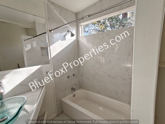 property at 3318 E Bellevue St