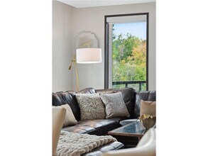 253 Lake St E in Wayzata, MN - Building Photo - Building Photo