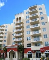 9375 SW 77th Ave in Miami, FL - Building Photo