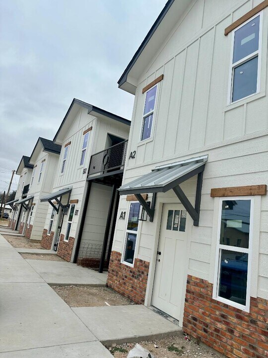 210 Pierce St in Del Rio, TX - Building Photo