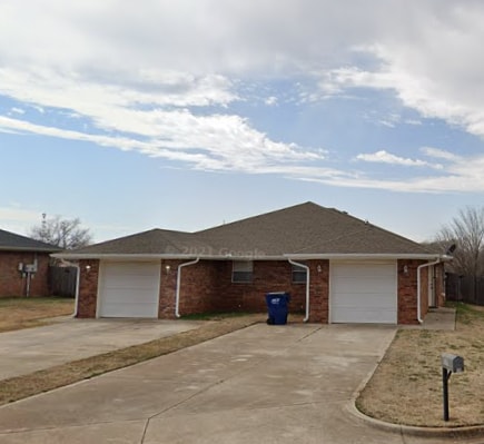 1010 Aspen Ct in Noble, OK - Building Photo - Building Photo